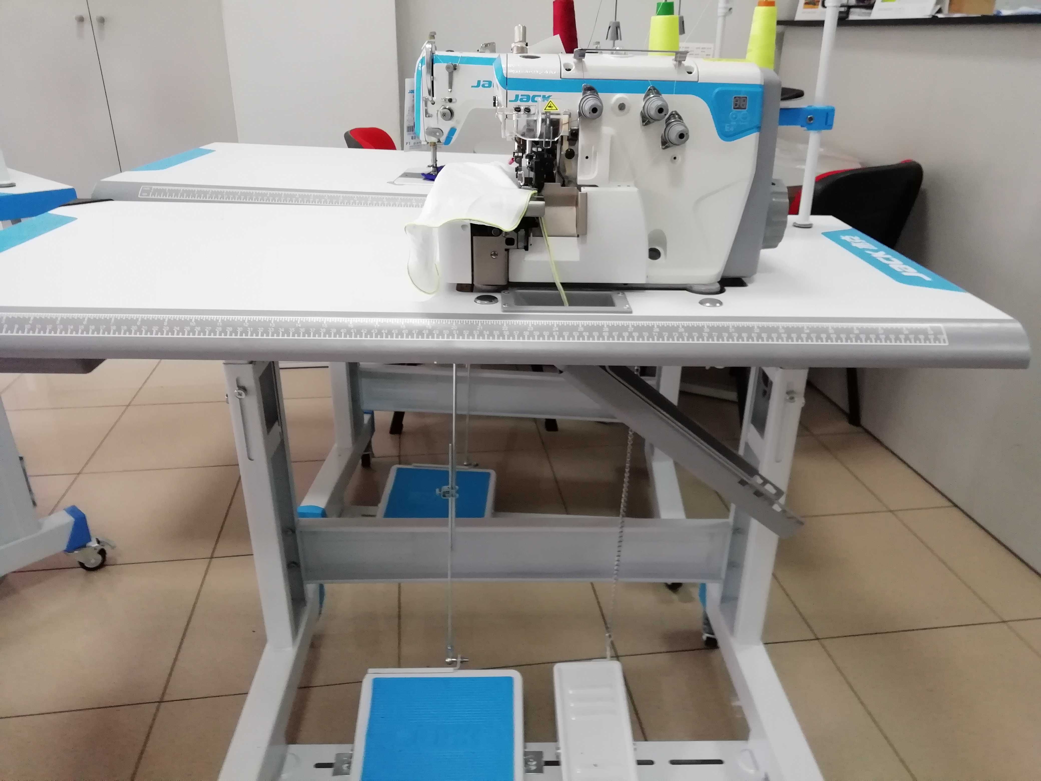 Máquina corte e cose 2 agulhas, JACK E4S - NOVA