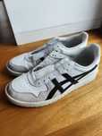 ASICS tamanho 43,5 sem cordões