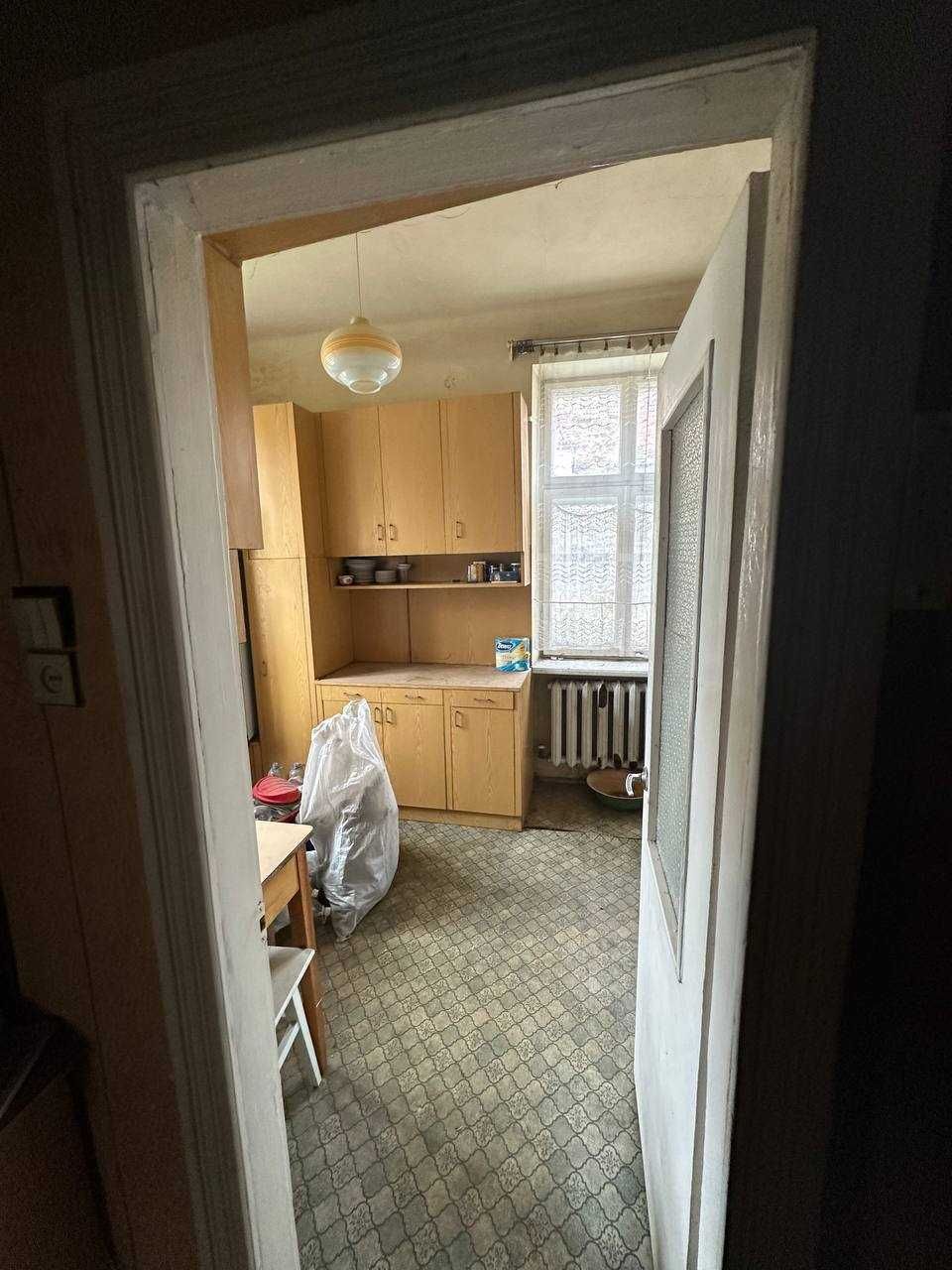 Продаж трикімнатної квартири в центрі, вул. Коновальця 54А