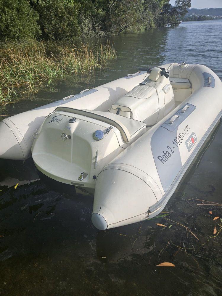 Semi-rígido jet boat avon