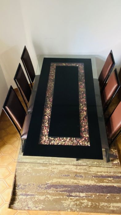 Messa de jantar com 6 cadeiras em otimo estado