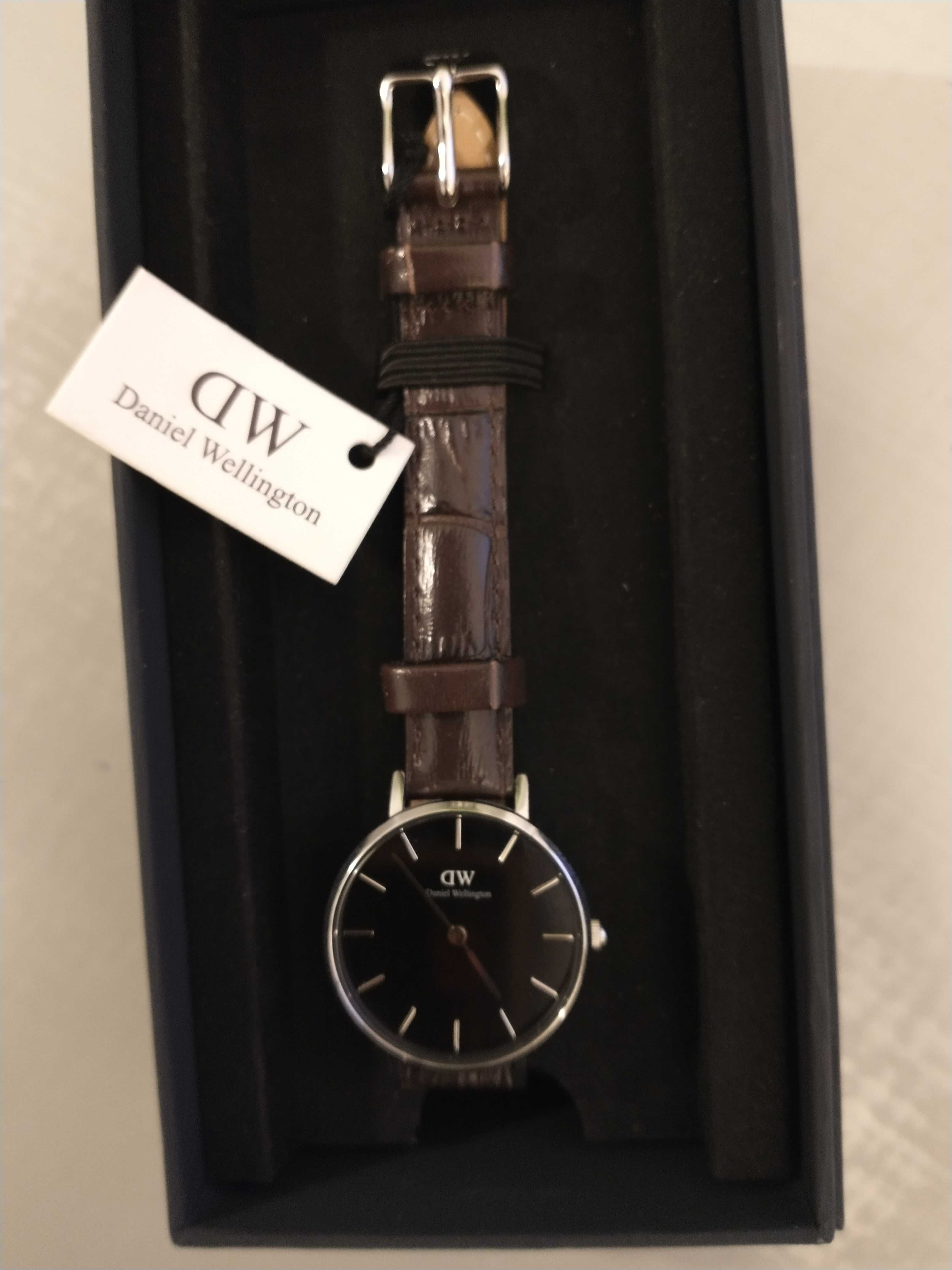 Zegarek Daniel Wellington Classic Petite 28mm York - NOWY