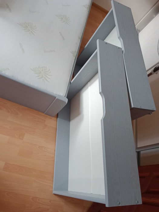 Łóżko młodzieżowe