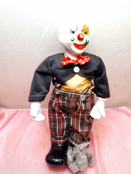 stara lalka clown klaun z mechanizmem uszkodzona