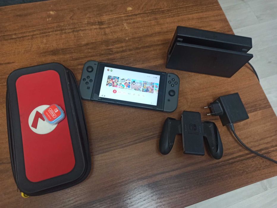 Nintendo Switch V1 UNPATCHED+Atmosphere+ Etui Mario + 8BitDo NES30 Pro