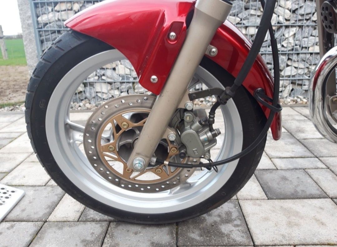 Daelim Roadwin 125  motocykl motor na kat B