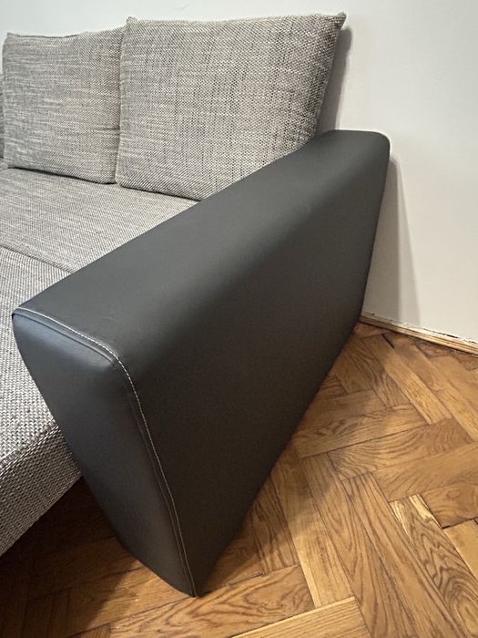 Duży narożnik sofa z funkcją spania