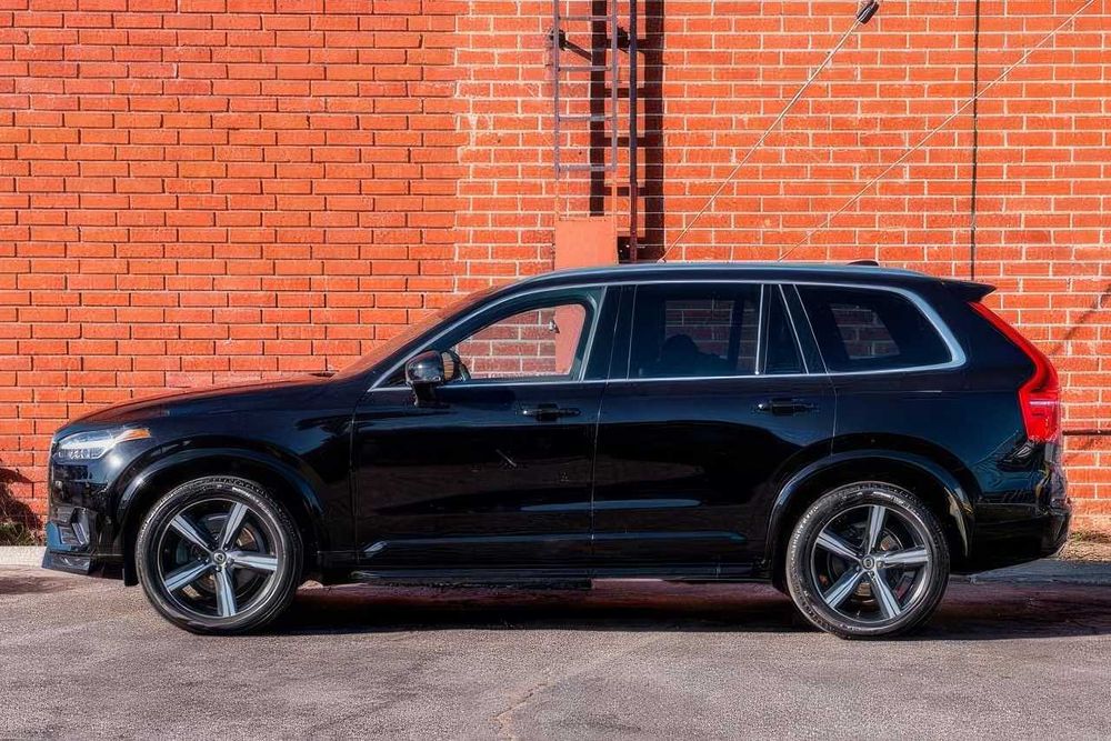 Volvo XC90 T6 R-Design      2018