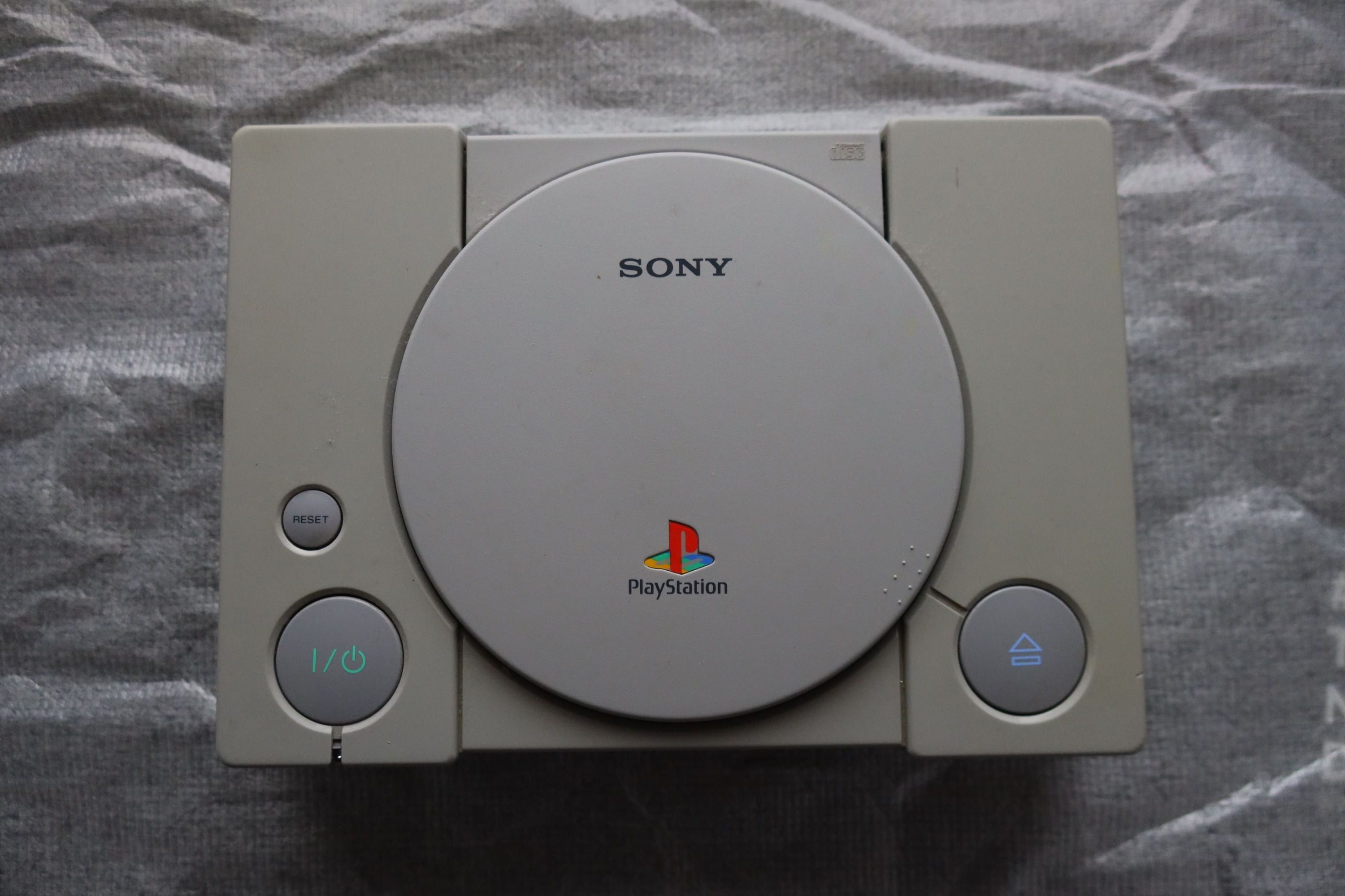 Playstation 1 SCPH-9002 com comando e acessórios