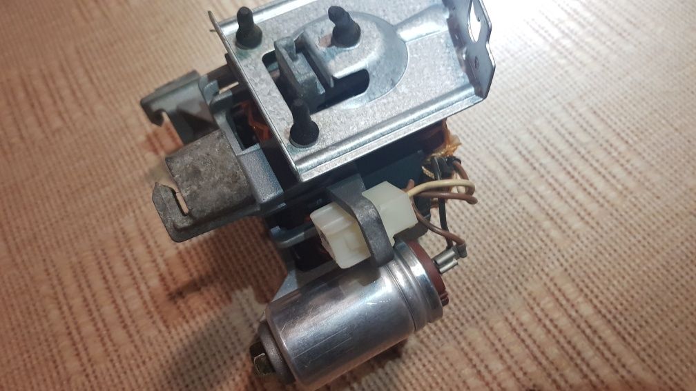 Silnik pralki WHIRLPOOL CPI 2/55 - 106/BK 16