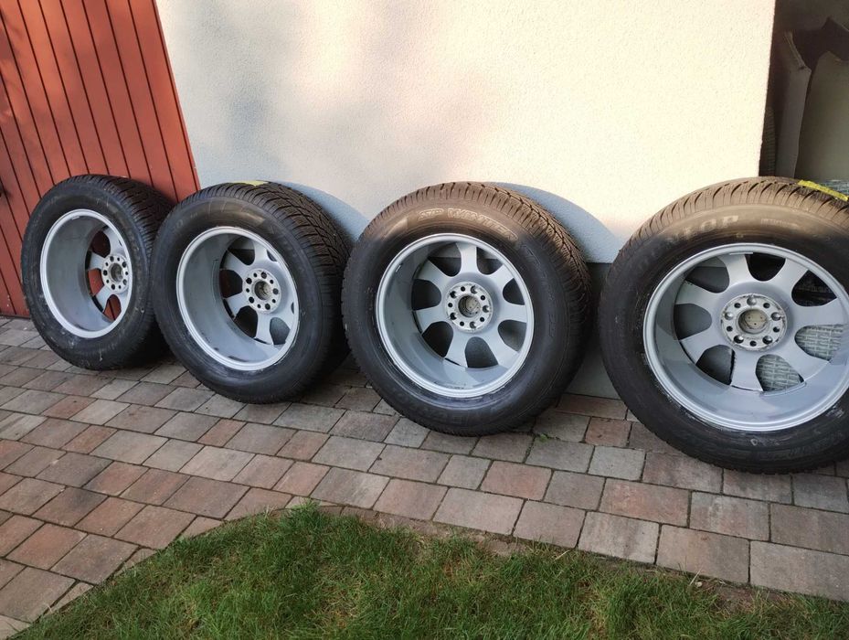 Koła z oponami zimowymi 235/65/R17 do Audi Q5