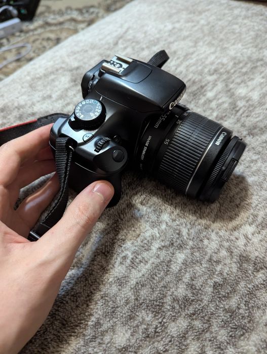 Фотоапарат Canon EOS 1100D