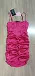 Sukienka koktajlowa drapowana PrettyLittleThings S