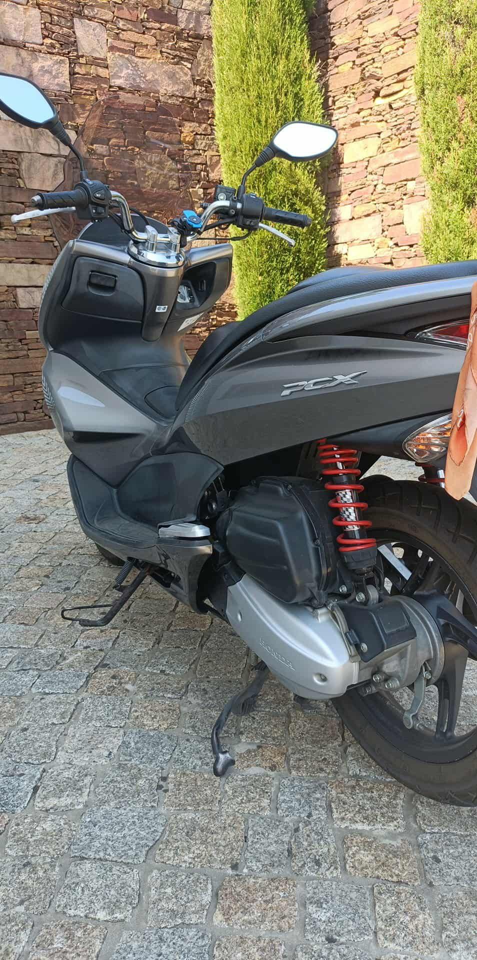 Moto honda pcx 2011