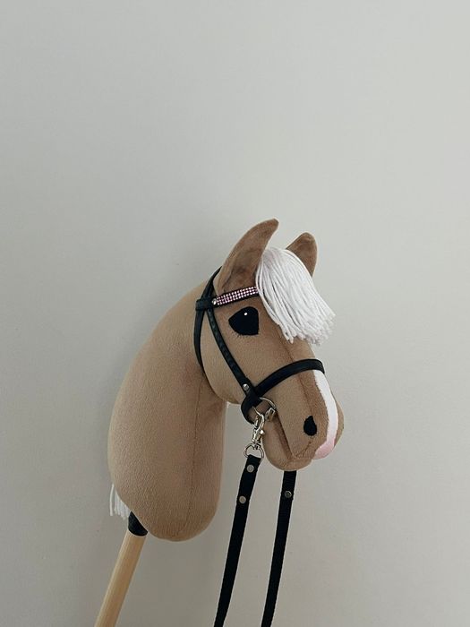 Hobby horse karmelowy A4