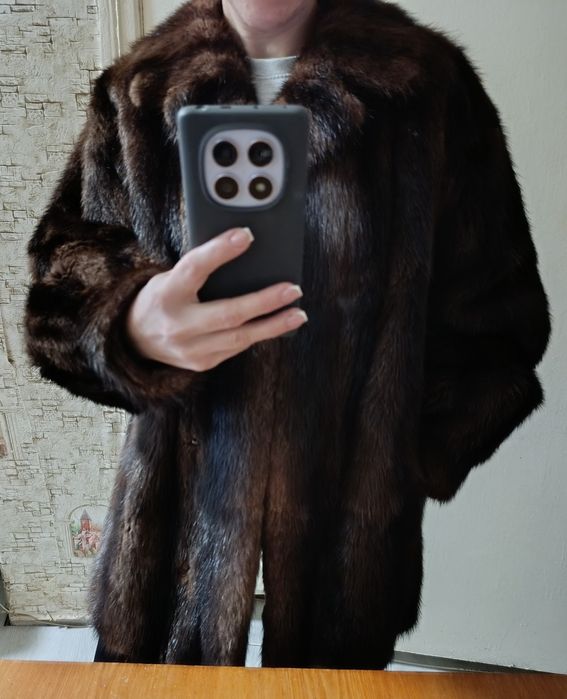 Натуральна норкова шуба.