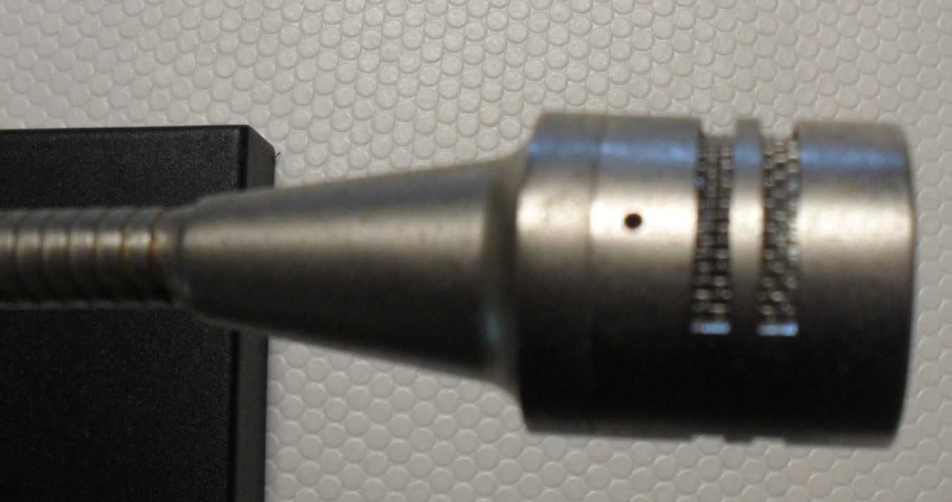 Microfone AKG, antigo, tradução simultânea