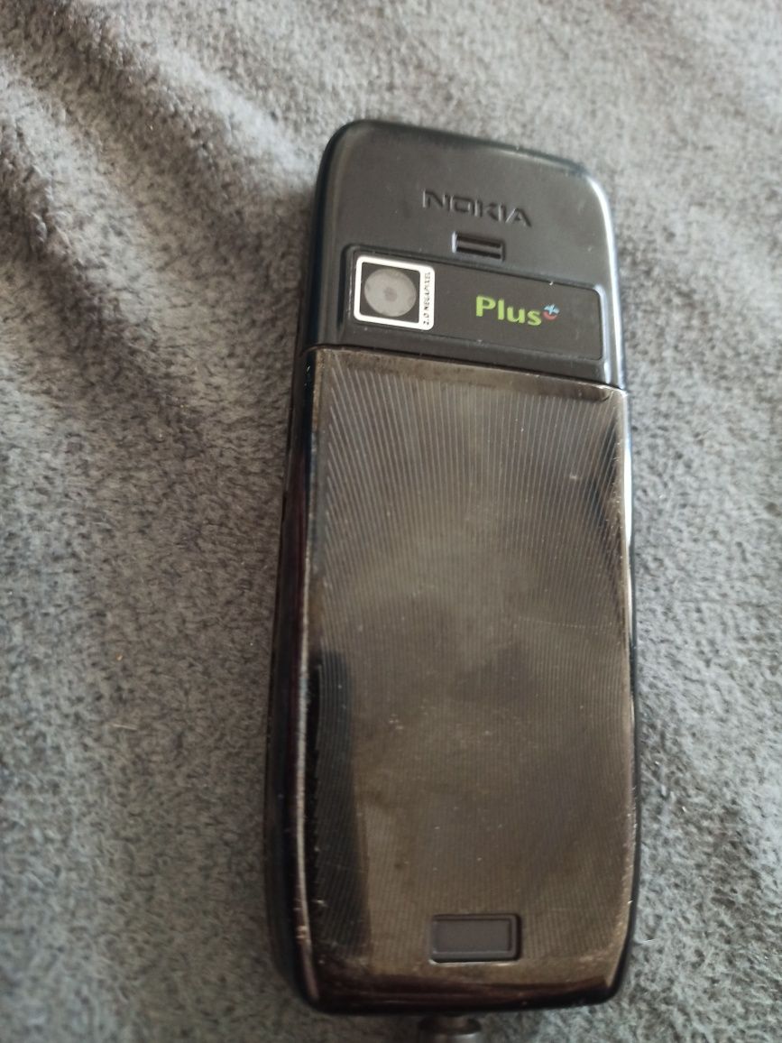 Nokia E51 używana, sprawna.