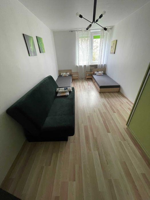 STALOWA WOLA // 7os. // 750 PLN//