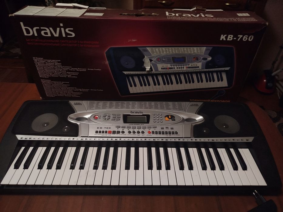 Синтезатор Bravis KB760