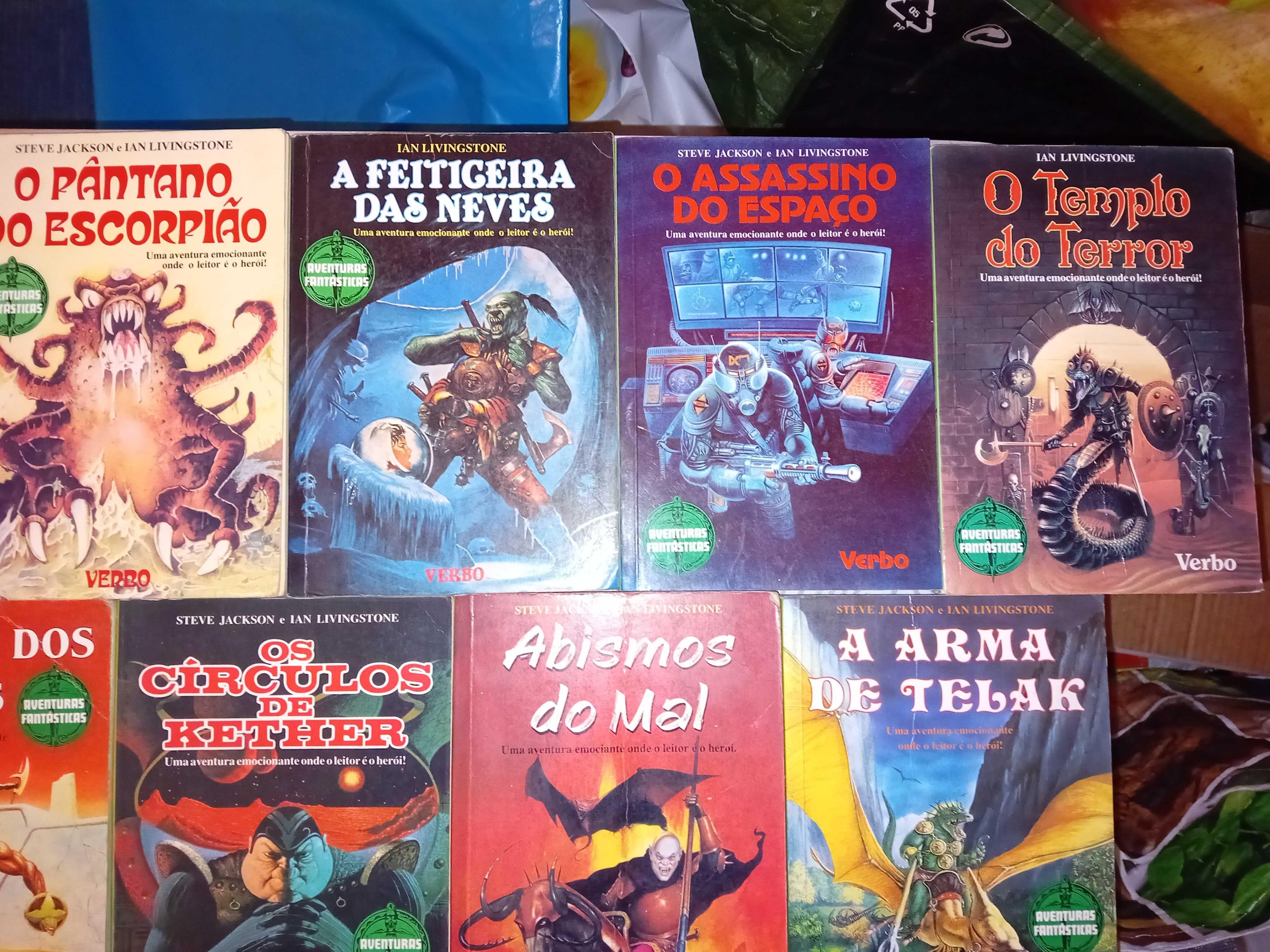 Livros da Coleção Aventuras Fantásticas de Steve Jackson.