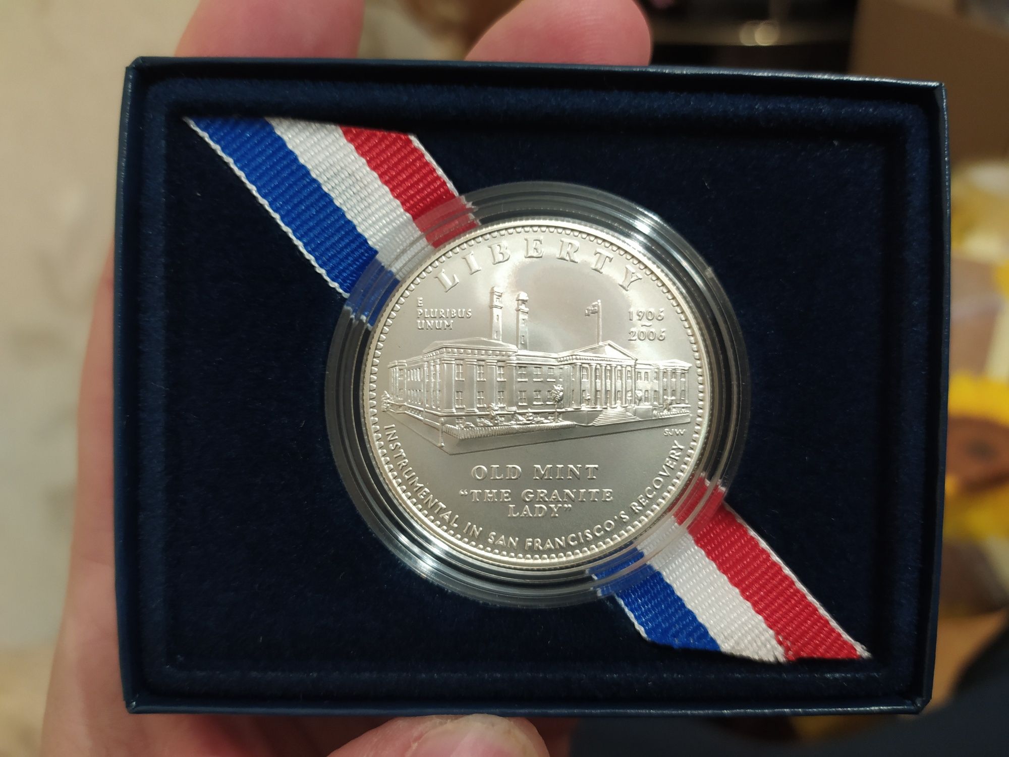 Монета Доллар США 2012 , шагающая свобода