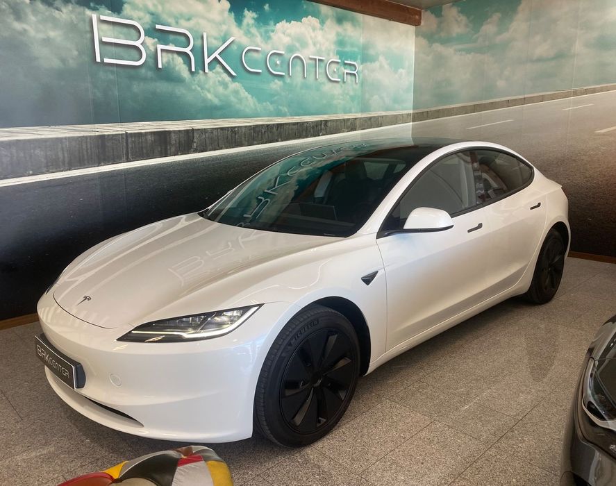 Tesla Model 3 Tração Traseira