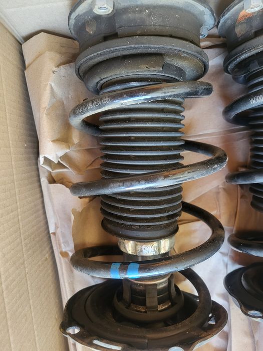 Стійки амортизаторні Skoda A7 FL 2017, в зборі Б/В.