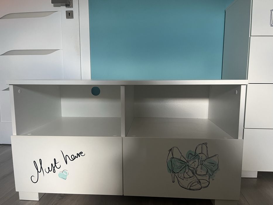 Zestaw mebli dziecięcych