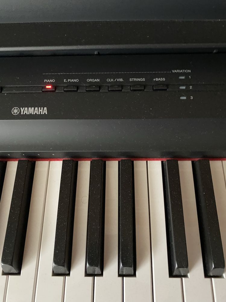 Zestaw Pianino cyfrowe Yamaha P-121 + stand + pedał sustain