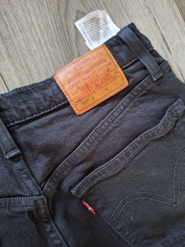 Levis damskie spodnie 501 w26 l30