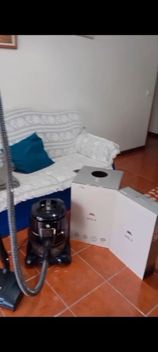 Aspirador com Filtro de Água – Excelente Estado – Super Potente