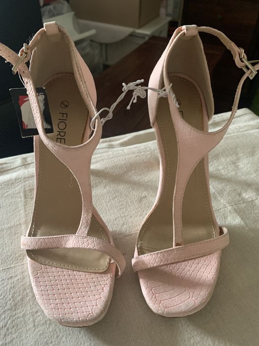 Sandałki na szpilce różowe r. 38 nowe