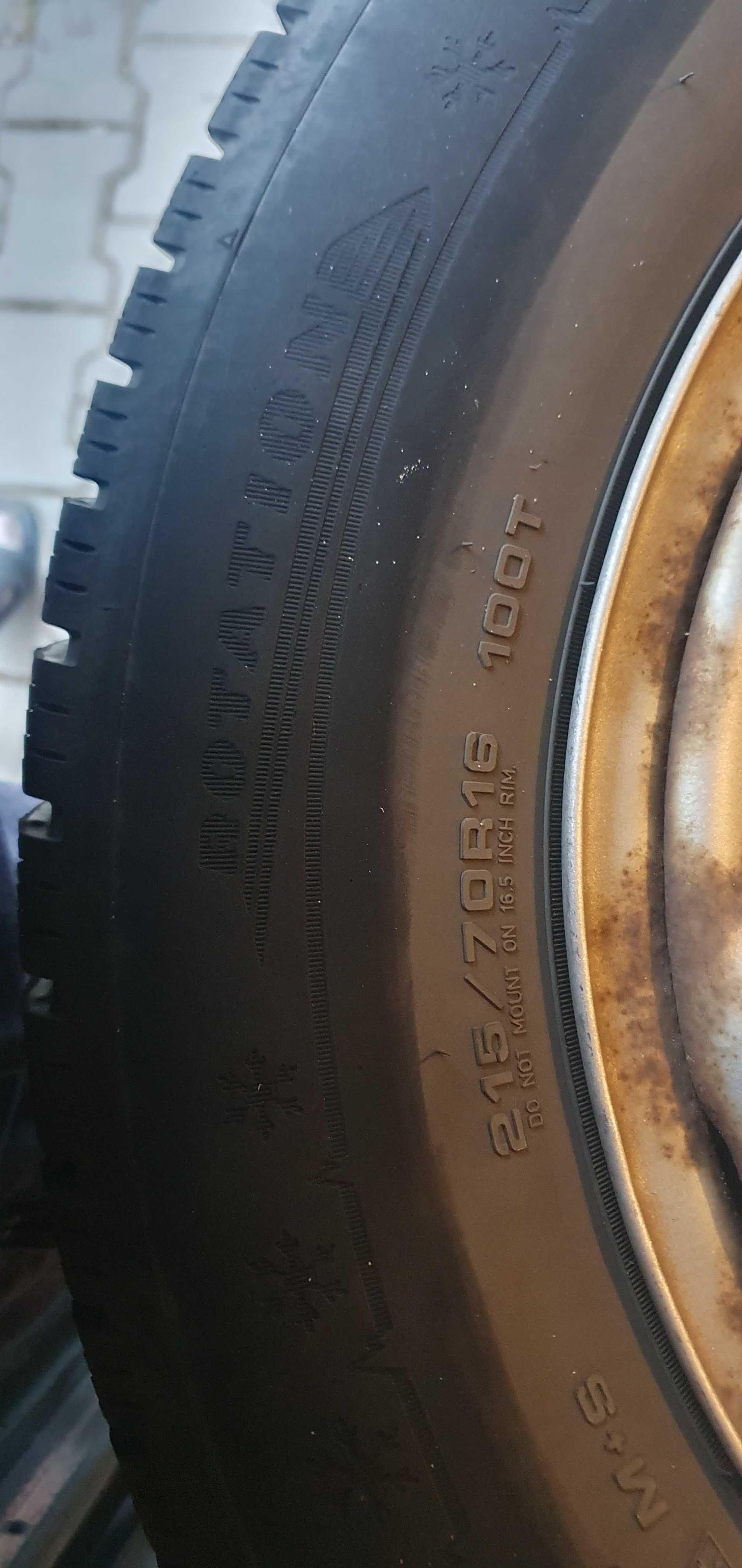 Koła na zimę Dunlop Winter Sport 5 SUV 215/70/R16 na stalowych felgach