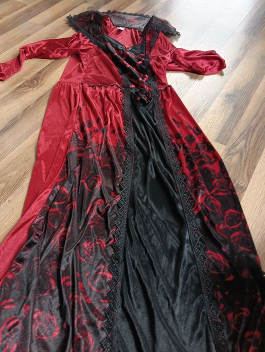 Suknia Drakuli lub damy