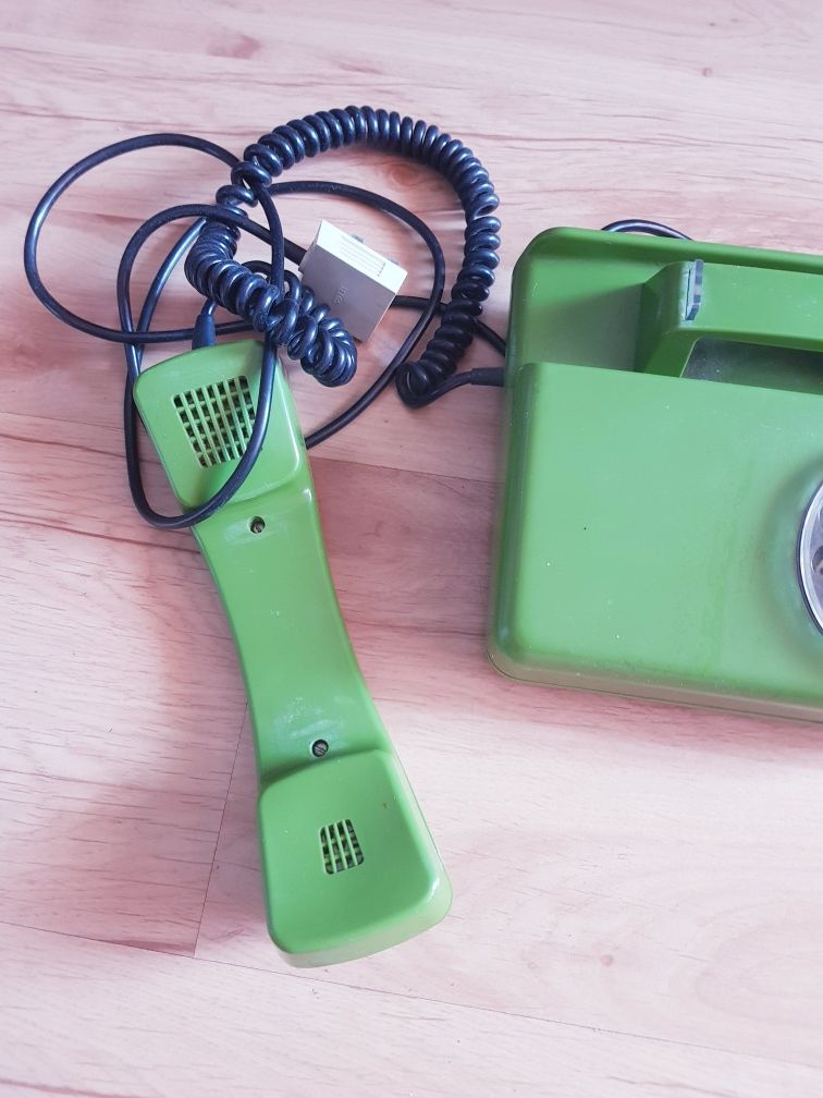 Telefon stacjonarny Tullipan 319 RWT z czasów PRL