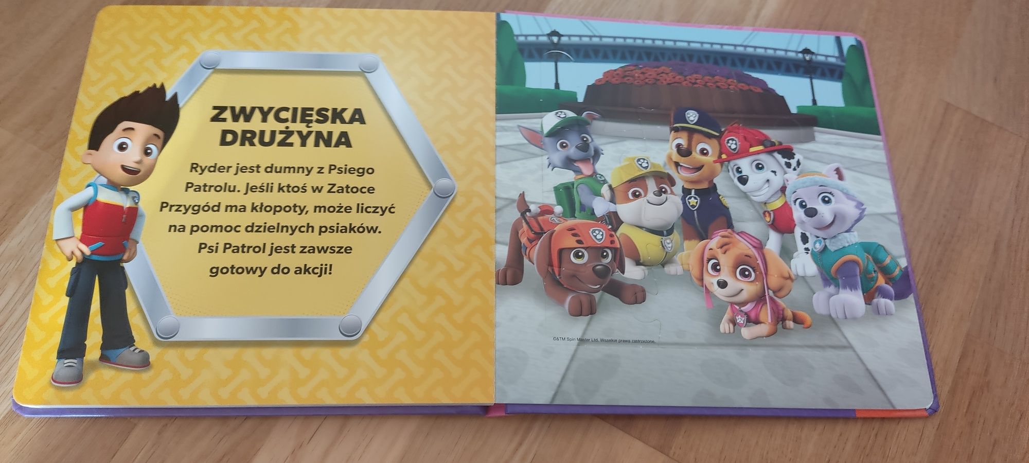 Książka z puzzlami, 5 układankami Psi Patrol