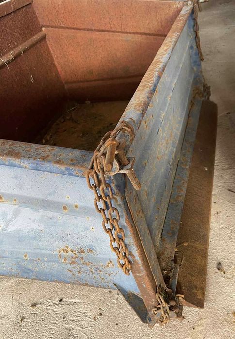 Caixa carga gamela trator