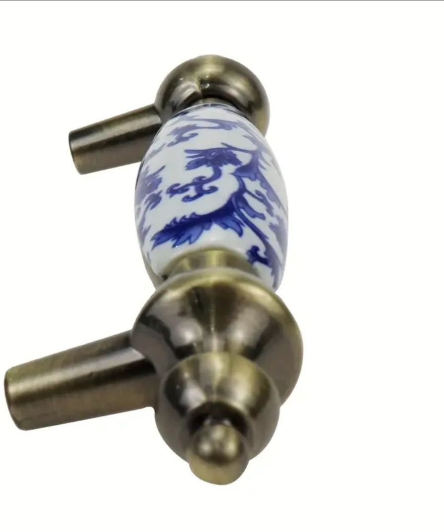 Puxadores em Metal e Porcelana