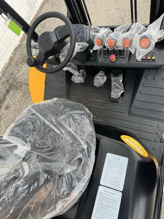 Empilhador Euroyen FD25TT4 (diesel) 2,5Ton 4x4