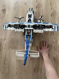 LEGO Technic 42025 samolot transportowy cargo z silnikiem