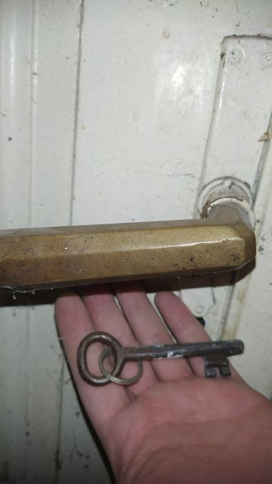 Дверний замок, ручки, ключ