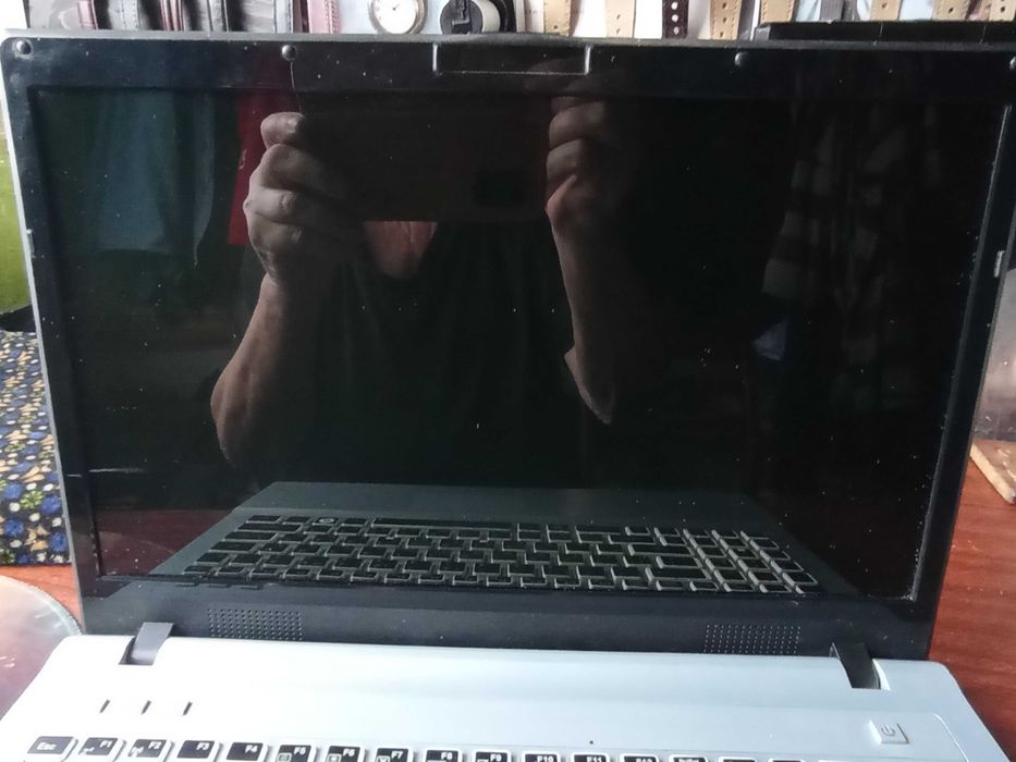 Ноутбук  CLEVO W76S