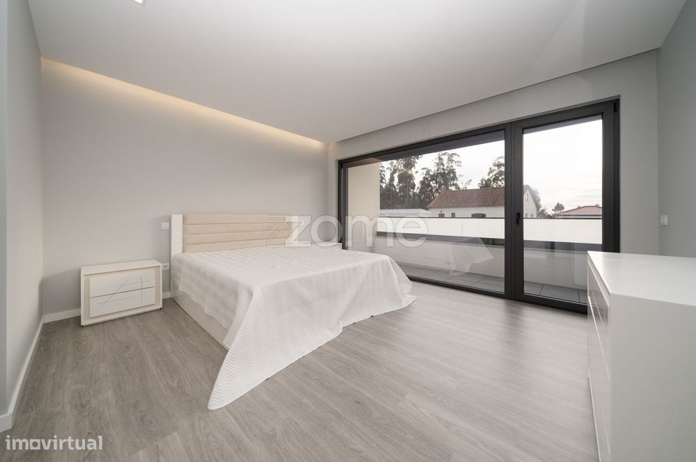 Moradia Individual Seminova com piscina em Vila-Chã - Esposende!