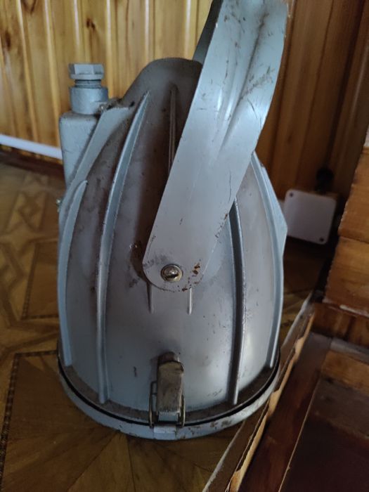 Нова електрична лампа, фонар