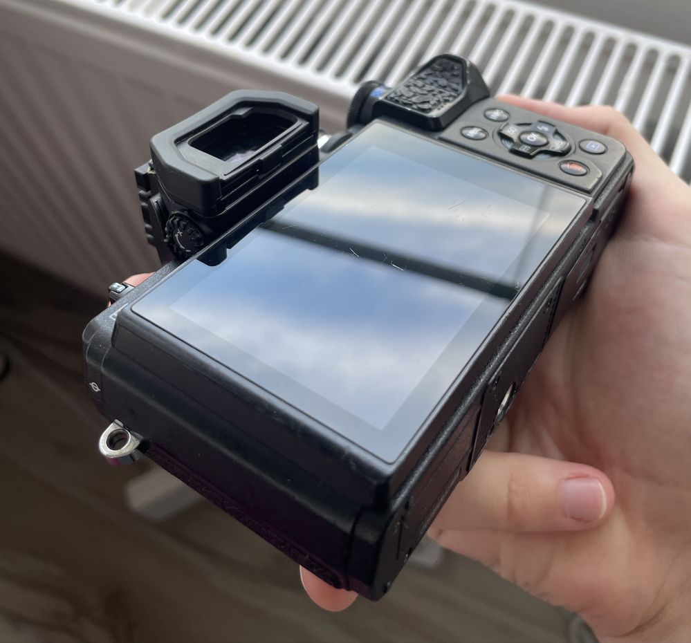 Olympus OM-D E-M10 Mark III