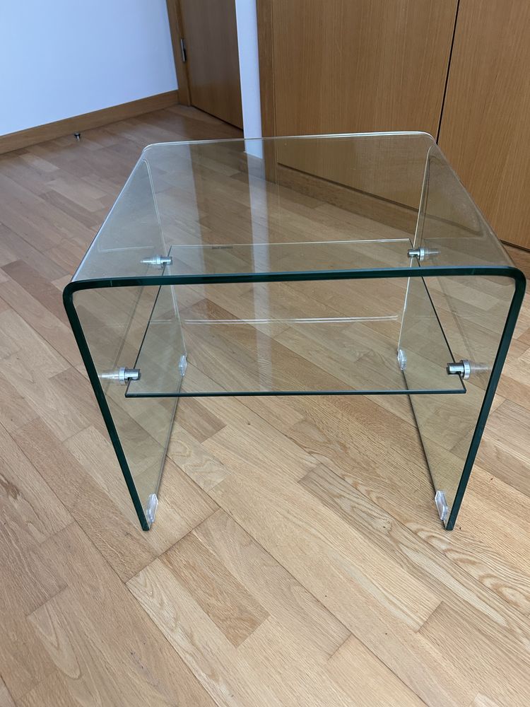 Mesa cabeceira/apoio em vidro temperado