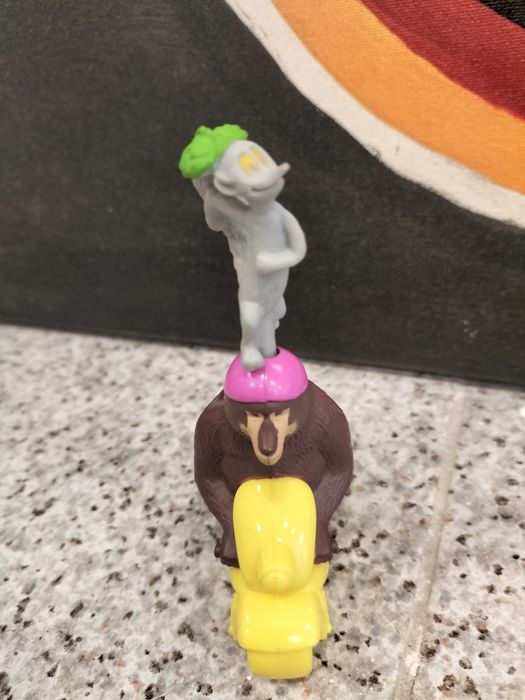 Vários bonecos Mc' donalds