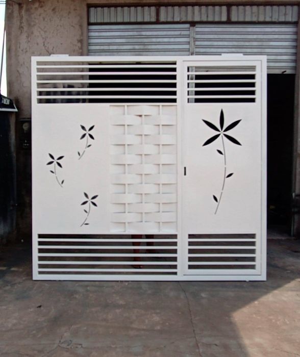 Vendo portas, grades, janelas e estruturas metálicas por medida