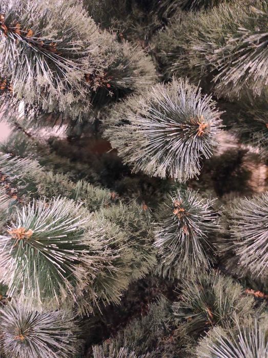 Красивая  пышная искусственная сосна 1,80м.